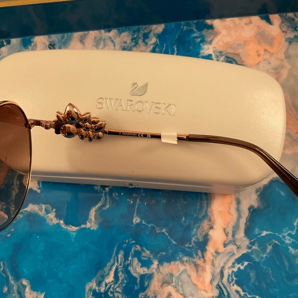 💎 Swarovski beautiful NWT authentic sunglasses w/ case & cards - Picture 7 of 13